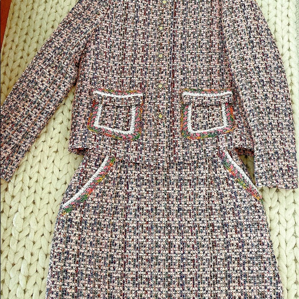 Chic mixed pinky suits